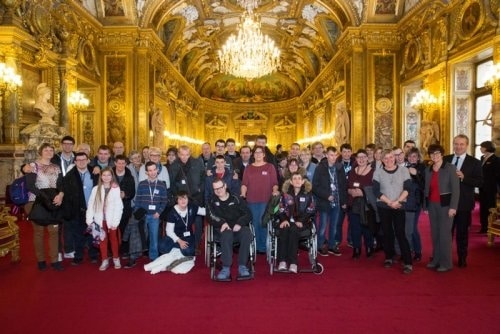 Le foyer Equipage en visite au Sénat